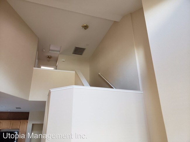 Building Photo - 4 br, 3.5 bath House - 1324 Kondos Ave