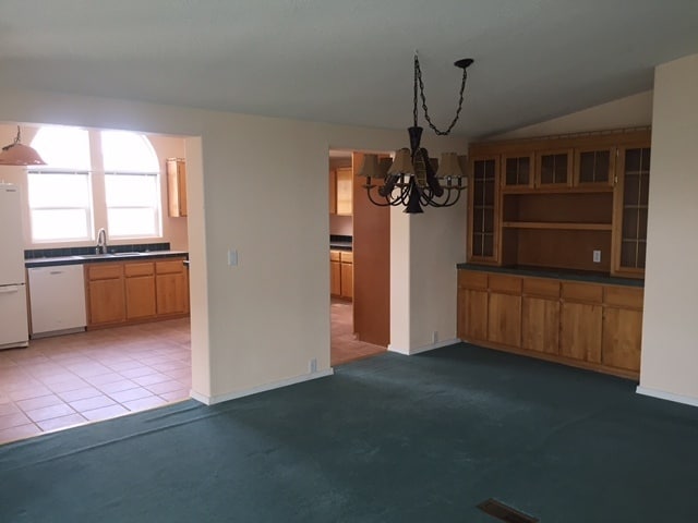 Building Photo - Beautiful 3 bedroom Overlooking River