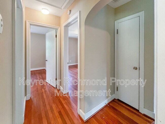 Building Photo - 5509 Swan Dr