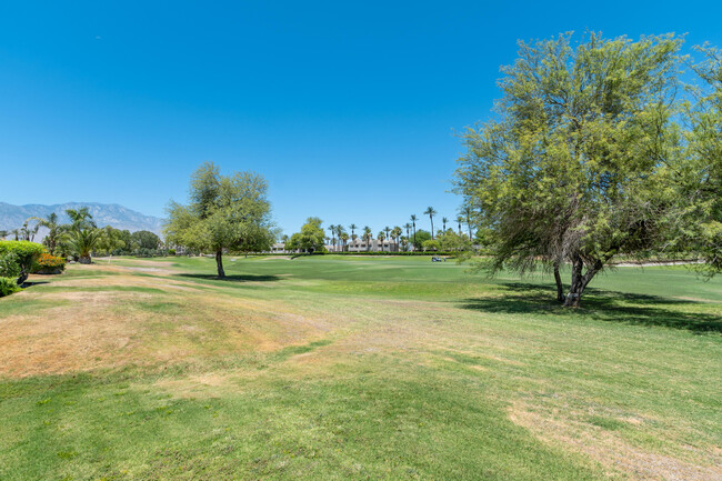 Building Photo - 4 Pebble Beach Dr