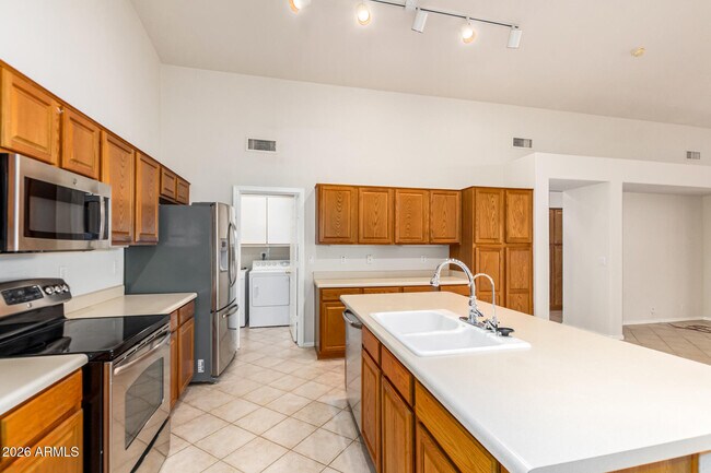 Building Photo - 7706 E Peralta Ave