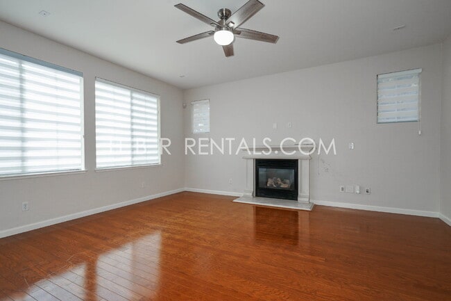 Building Photo - Wicklund Village: Charming 4-Bed Single St...