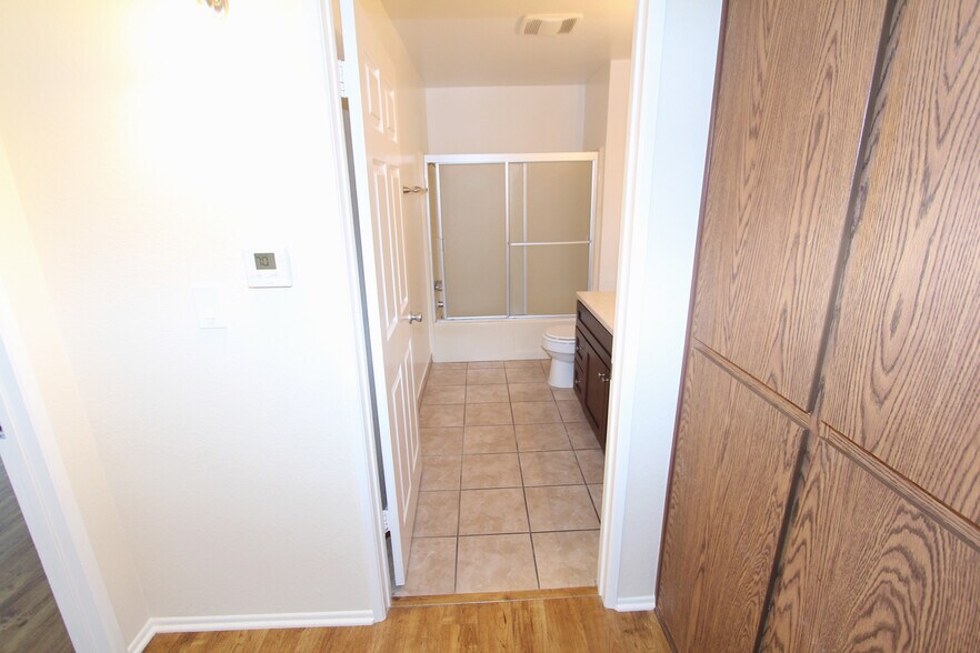 Building Photo - 5421 Kester Ave