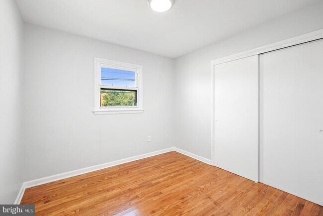 Building Photo - 11309 Cherry Hill Rd