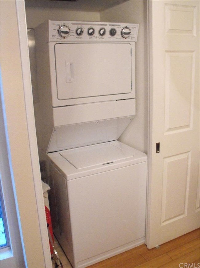 on suite laundry - 4708 Park Granada Park