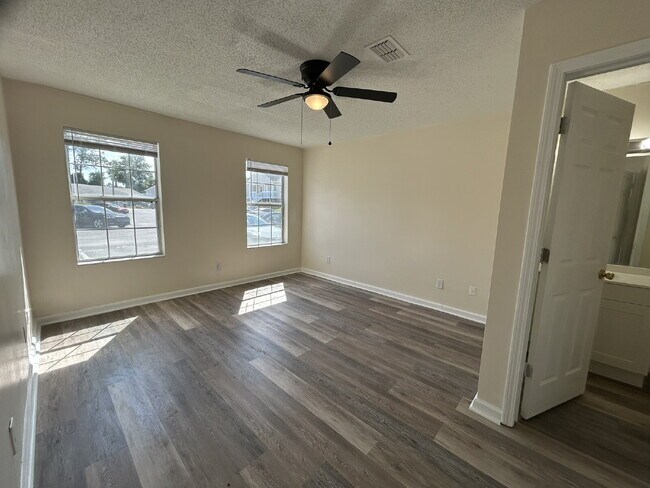 Building Photo - Condo for Rent