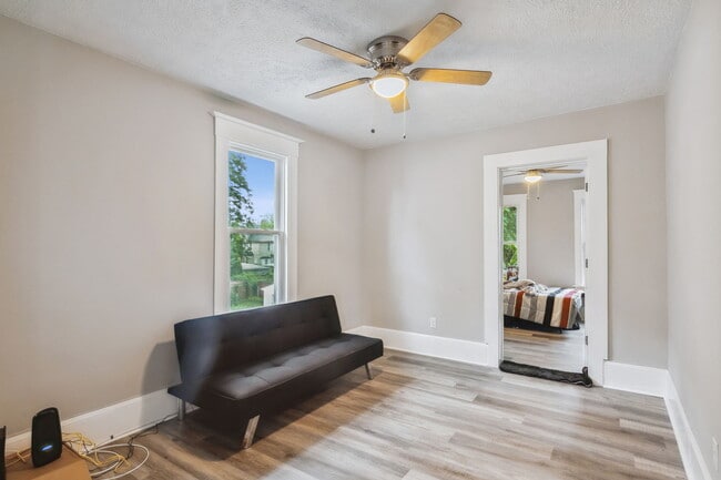 Building Photo - 10908 Churchill Ave