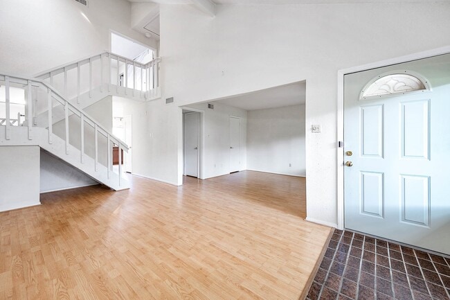 Building Photo - 11609 Village Pl Dr