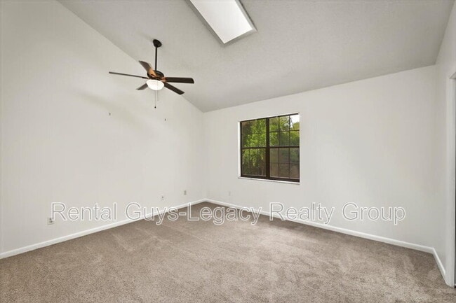 Building Photo - 803 Kettering Way