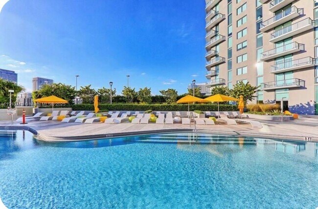 Building Photo - 501 NE 31st St