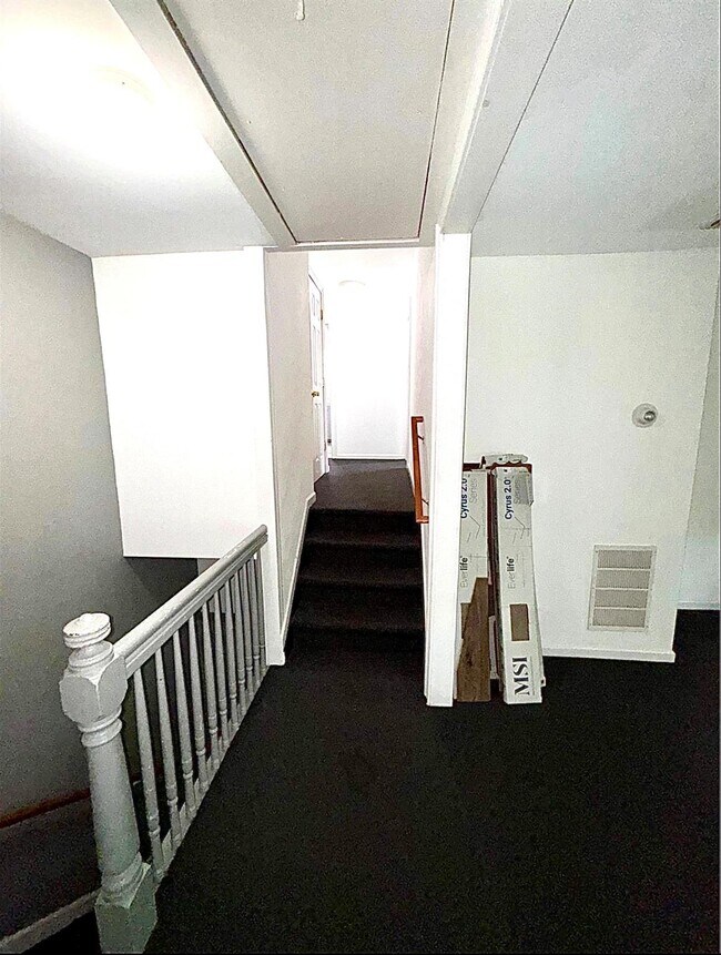 Building Photo - 955 NY-52