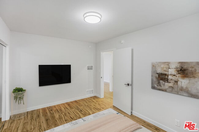 Building Photo - 4457 Murietta Ave