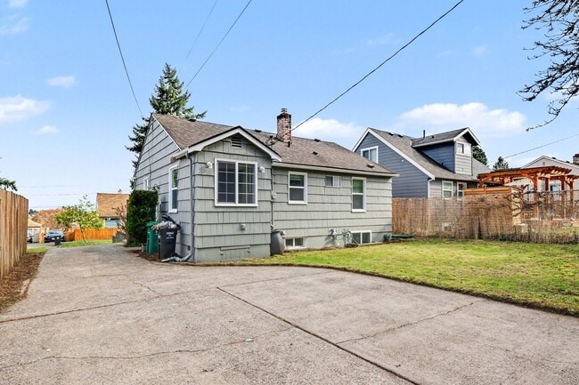 Building Photo - 3bd/1.75ba Seattle Home