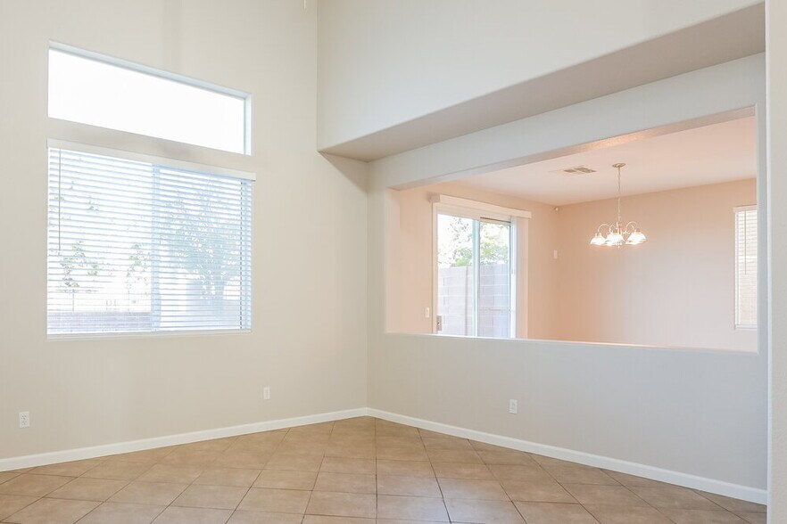 Building Photo - 11130 Star Lily St