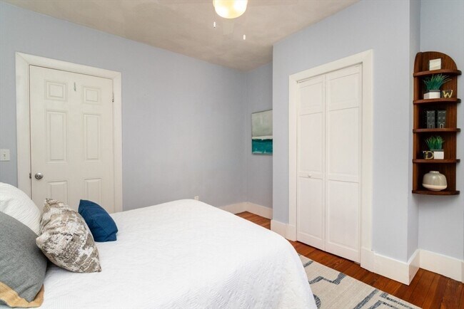 Building Photo - 23 Wenham St