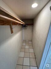 Building Photo - 6118 N Monroe St