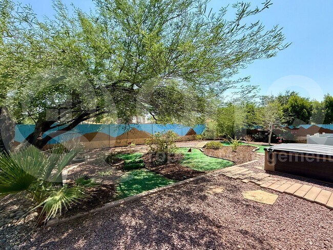 Building Photo - 4413 E Odessa Dr