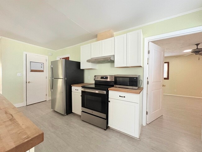 Building Photo - 3022 Livingston Rd