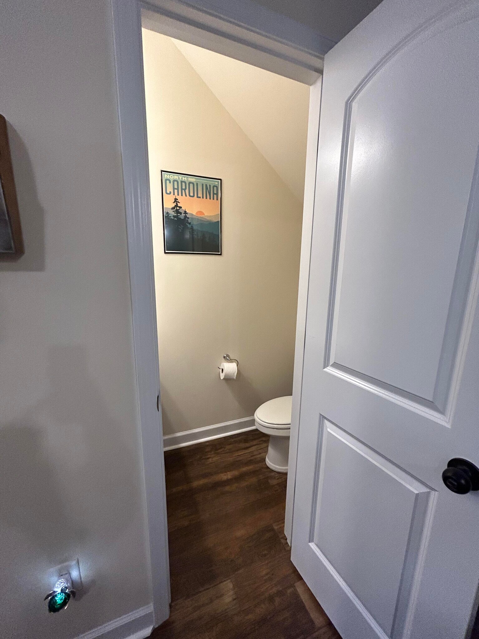 Half bathroom - 408 Justice Farm Dr