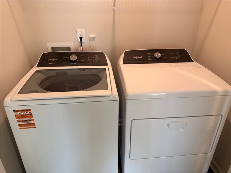 Building Photo - 15 Silverbell Ln NW