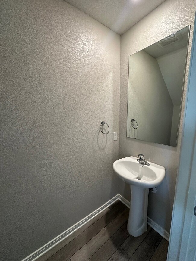 Building Photo - 6525 Underwood Way