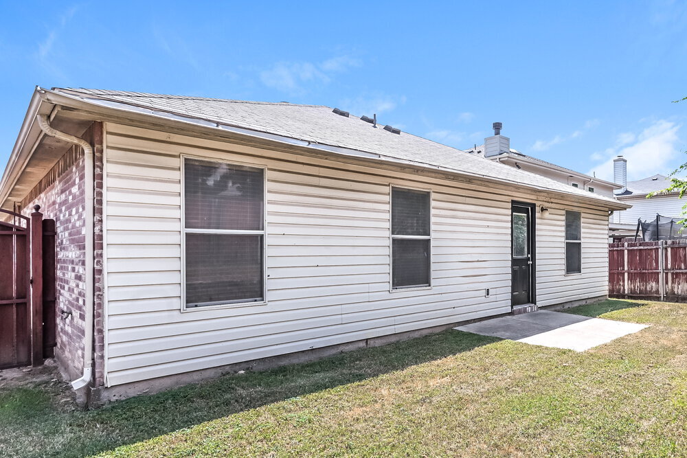 Building Photo - 5213 Bedfordshire Dr