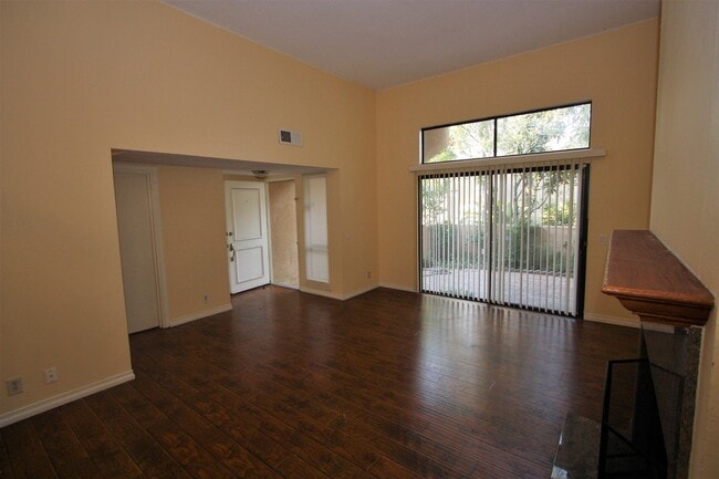 Building Photo - 2925 Wellesley Ct