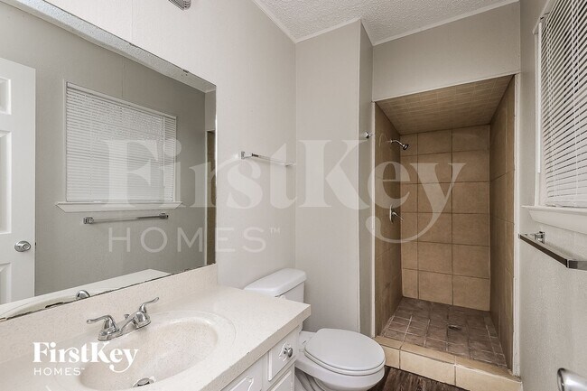 Building Photo - 3001 Rufe Snow Dr