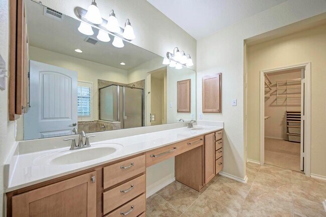 Building Photo - 2119 Howell Mountain Dr