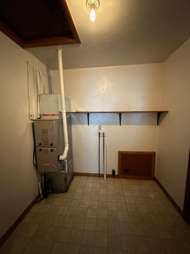 Building Photo - Charming 2 Bed 1 Bath House For Rent in Bo...