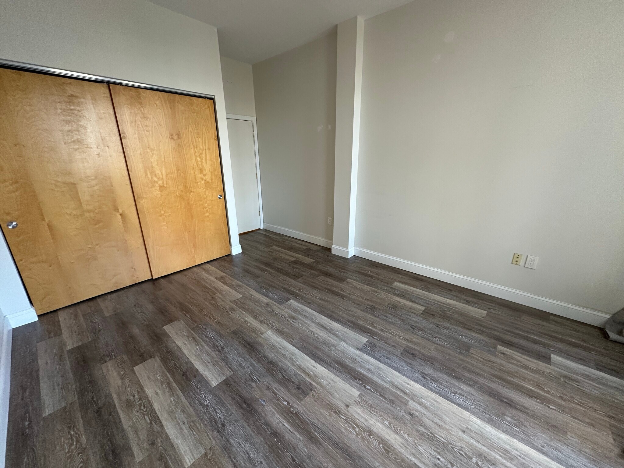 Building Photo - 211 E Berkeley St