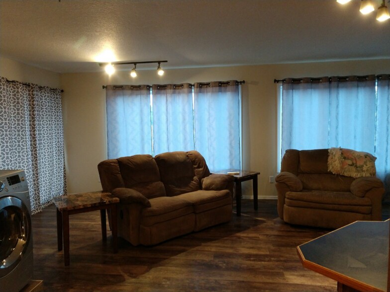 Building Photo - 1842 5th St