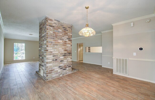 Building Photo - 9430 Halkirk St