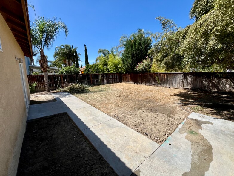 Building Photo - 1559 Park Meadows Dr