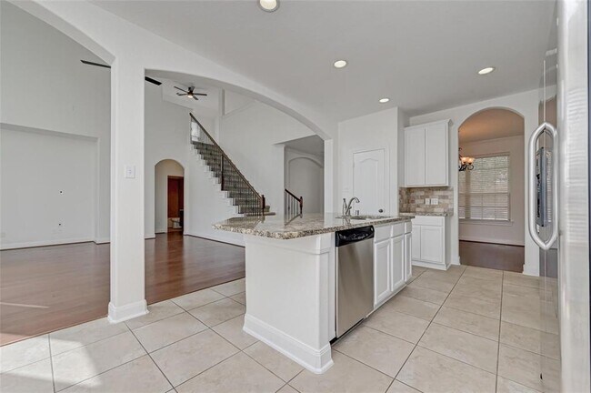 Building Photo - 71 N Rocky Point Cir