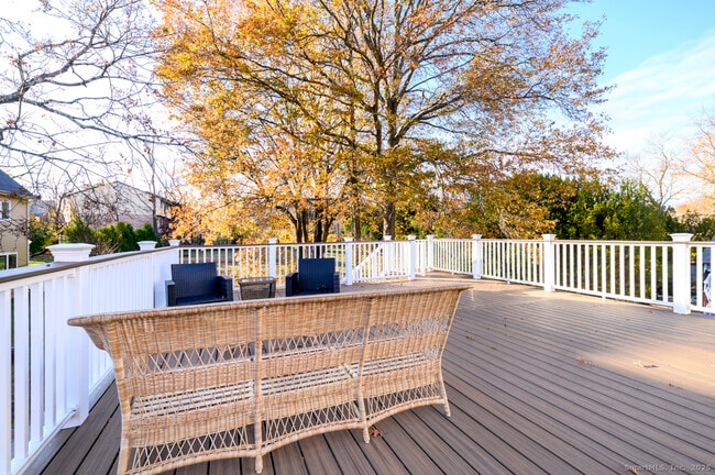 Building Photo - 58 Mayflower Ave