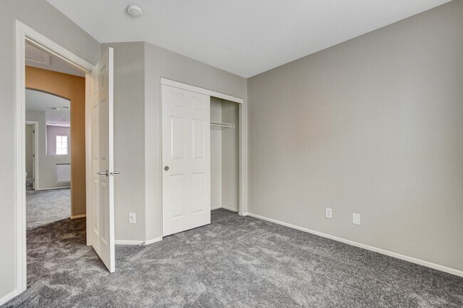 Building Photo - Beautiful 2 Story, 3 Bedroom Home Northwest!