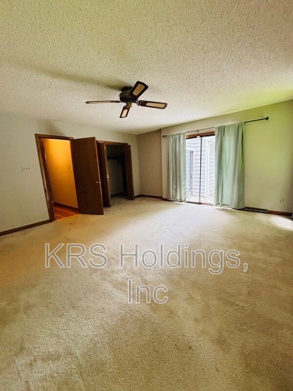 Building Photo - 8416 Summit Acres Dr