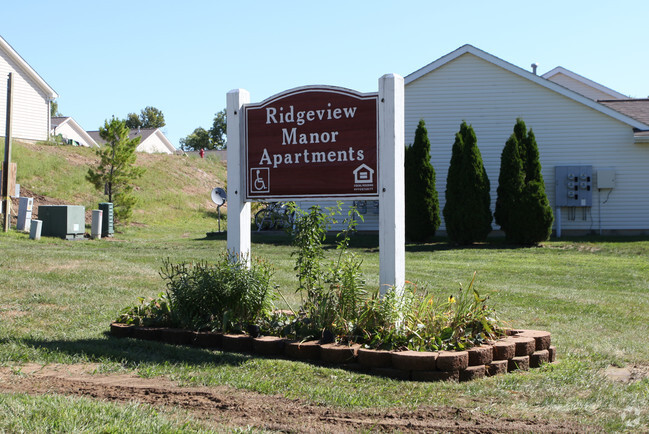 Building Photo - Ridgeview Manor Apartments