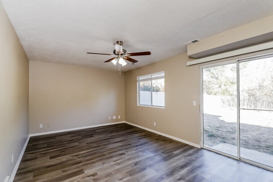Building Photo - 6129 Crystal River Dr