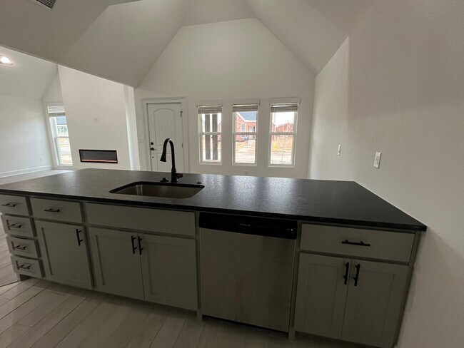 Building Photo - 3201 SW Lovely Ln