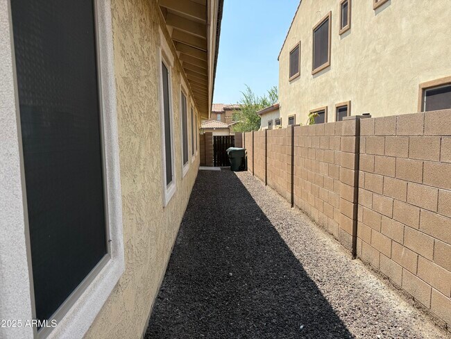 Building Photo - 17020 W Magnolia St