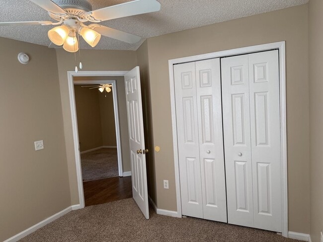 Building Photo - 567 Laurel Hill Cir