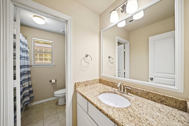 Building Photo - 1121 Beall Landing Ct