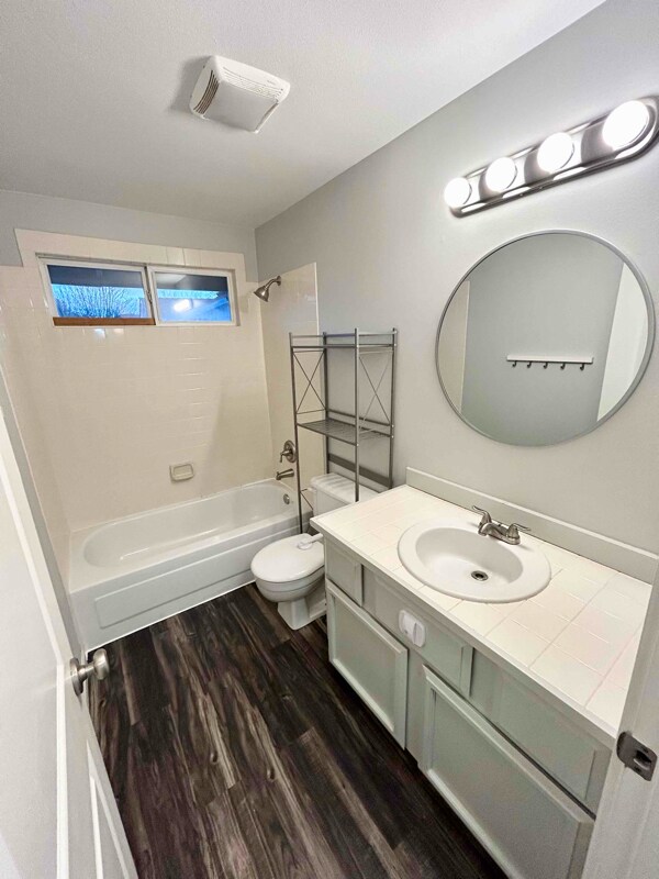 Building Photo - 1008 Olsen Pl