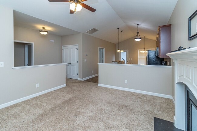 Building Photo - 210 Twilight Dr