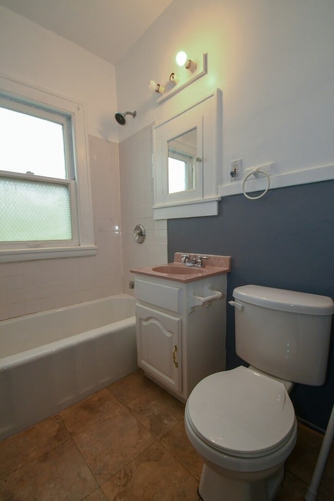 Building Photo - 18911 Locherie Ave