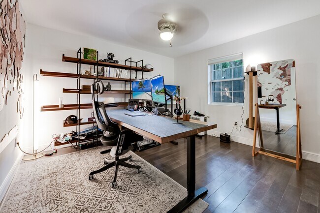 Building Photo - 3940 Loquat Ave