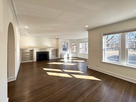 Building Photo - 1406 W Thorndale Ave