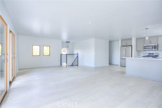 Building Photo - 470 Sycamore Glen